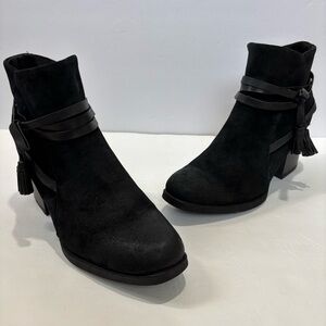 Born B.O.C Amber Black Suede Leather Block Heel Western Cowboy Tassel Bootie 9M